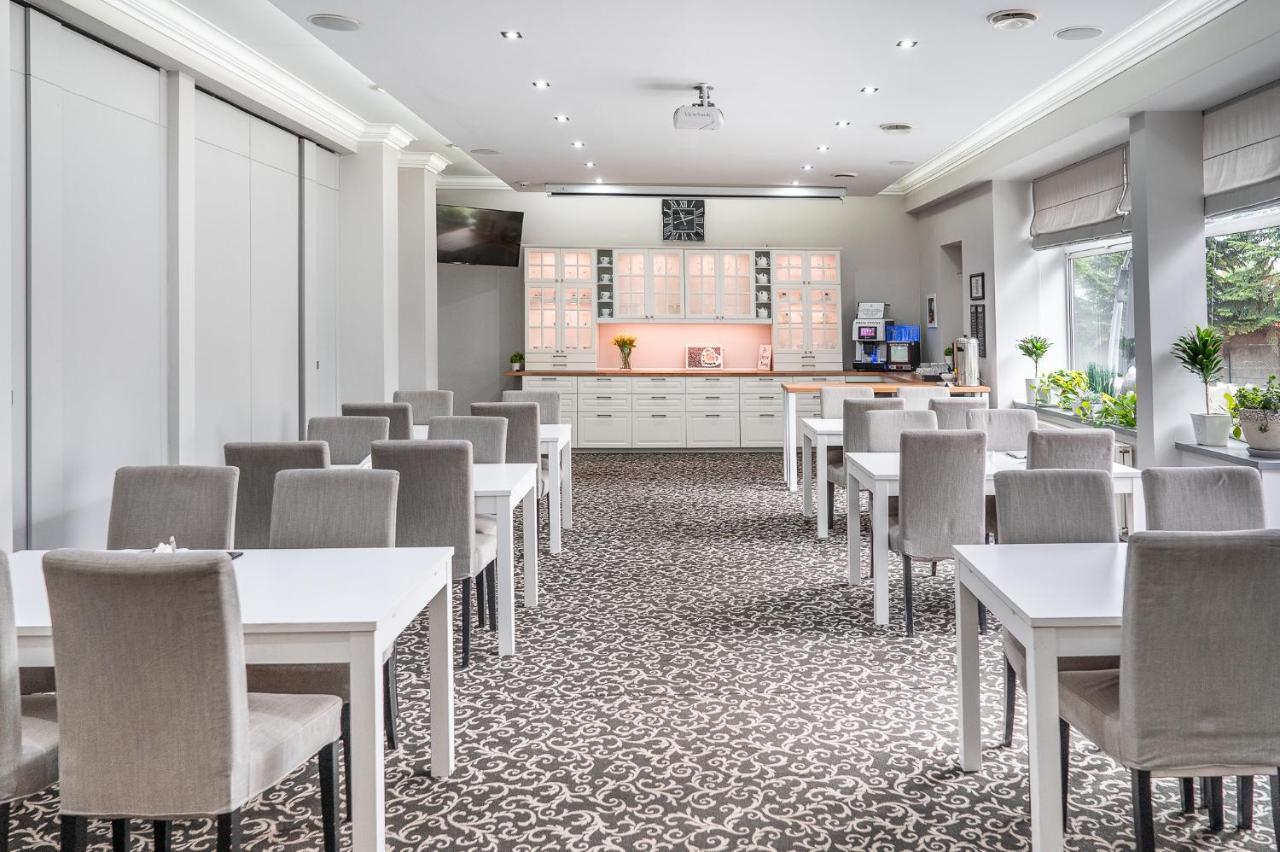 Hotel Europejski 나이사 외부 사진